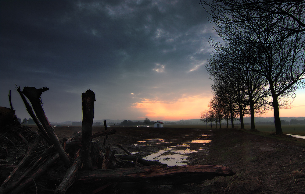 Eine unspektakuläre Landschaft, aber das Unwetter zieht ab