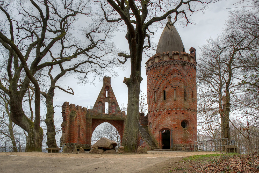 "Eine unvollendete Burg ...