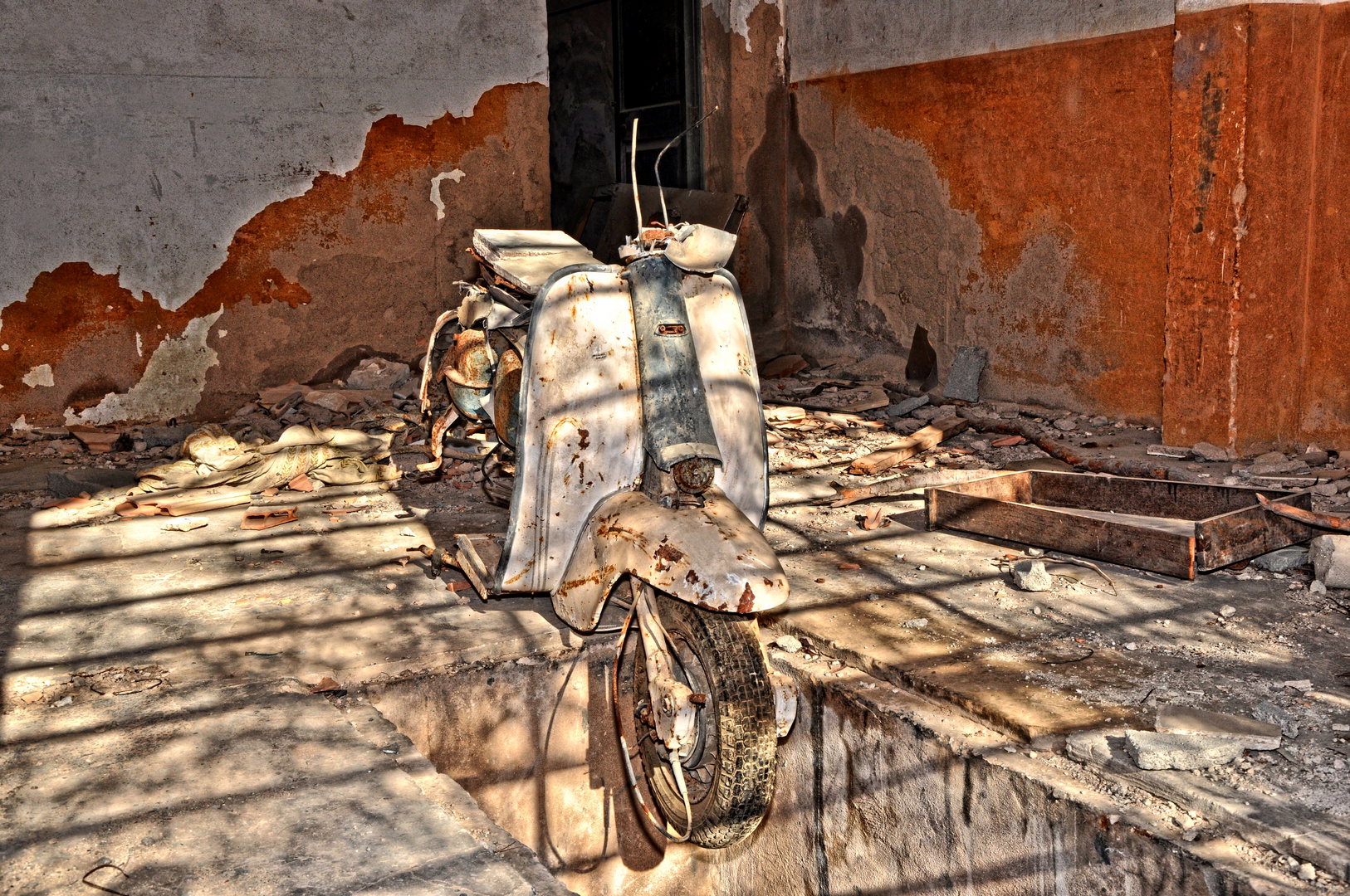 Eine VESPA im Lost Place