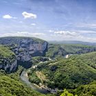 Eine von vielen Ardèche-Schleifen...