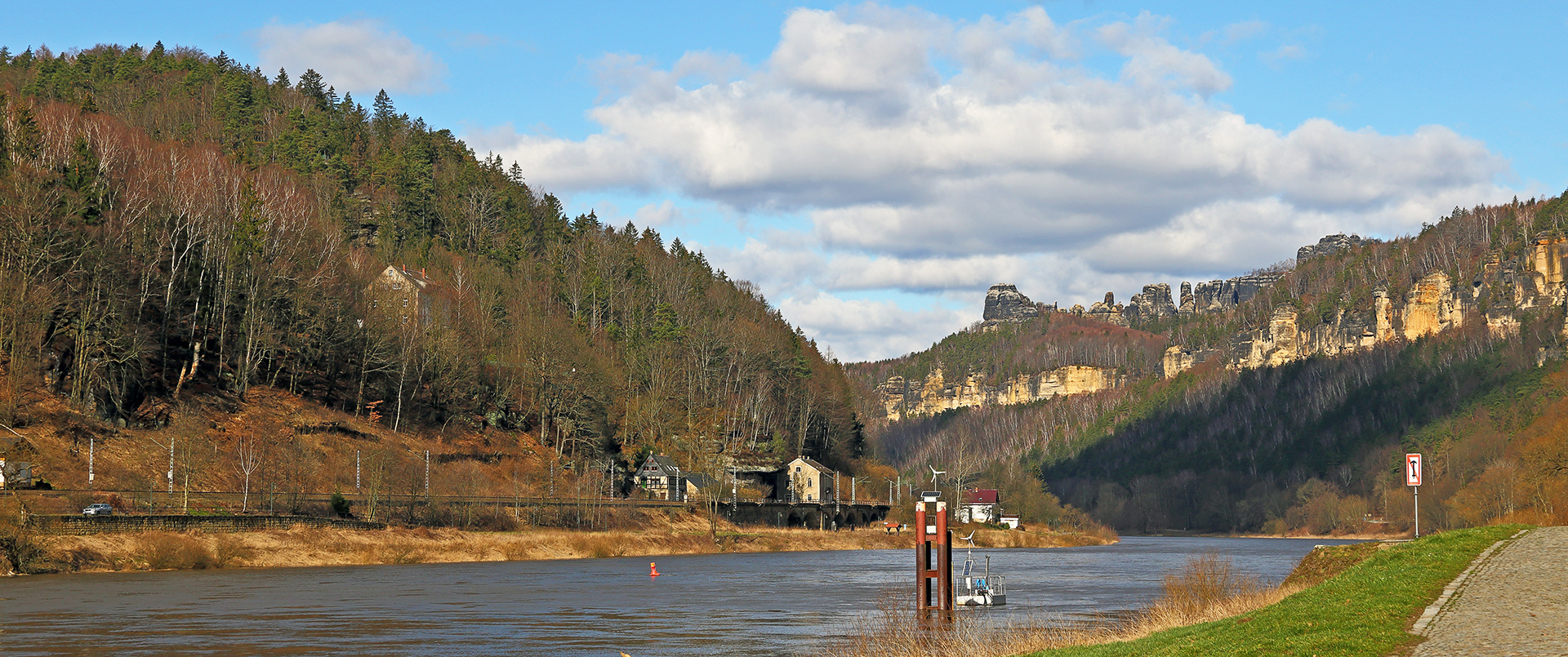 Eine weitere Variante meiner Lieblingssicht auf die Schrammsteine mit Fluß