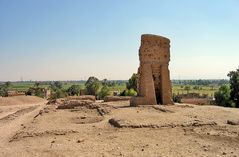 … eine wenig beachtete Grabstätte und Kapelle/Tempelreste in Theben West