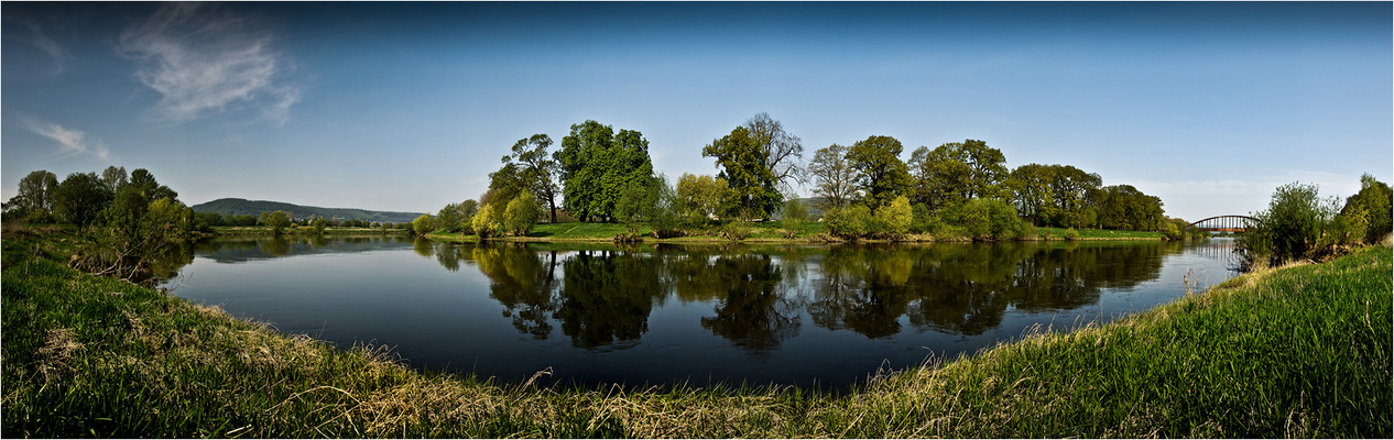 eine Weserschlaufe bei Höxter