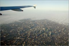 eine Wolkenlücke über London