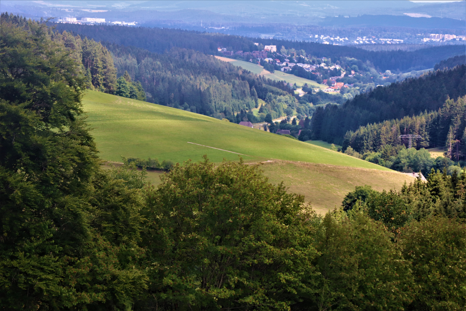 einen Blick in s Tal werfen