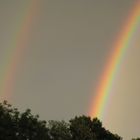 einen doppelten Regenbogen 