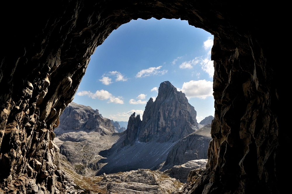 Einen fantastischen Durchblick zum Zwölfer, (3.094 m hoch) hat man wenn zum Gipfel....