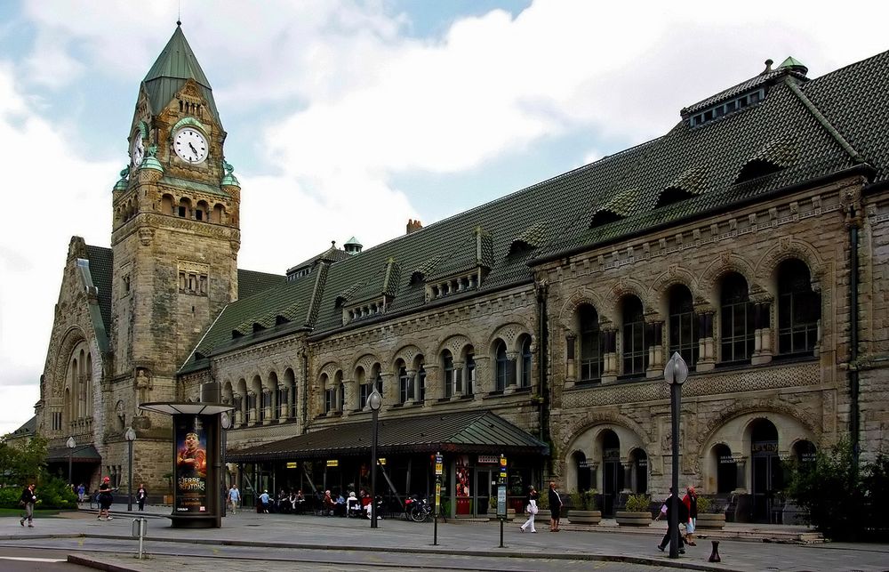 Einen kaiserlichen Ruheraum mit Bett im Bahnhof ...