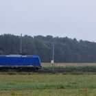 Einen Regen-Zugverkehr...