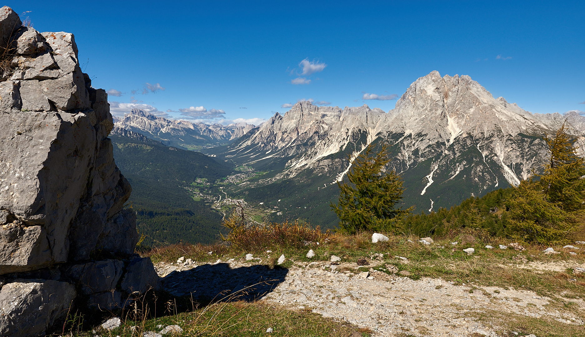 Einen traumhaften Dolomitenpanoramablick hat man auf dem Monte Rite...