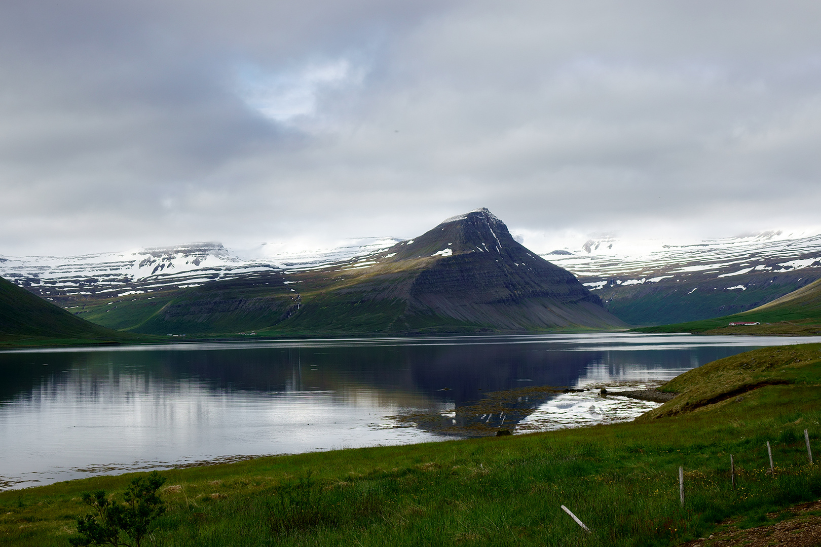 einer der 3 kleinen Fjorde südlich von Isafjödur