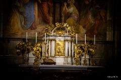 Einer der Altare im Stephansdom