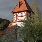 Einer der Türme in der stadtmauer von Beingries (2017_04_18_EOS 6D_4543_ji)