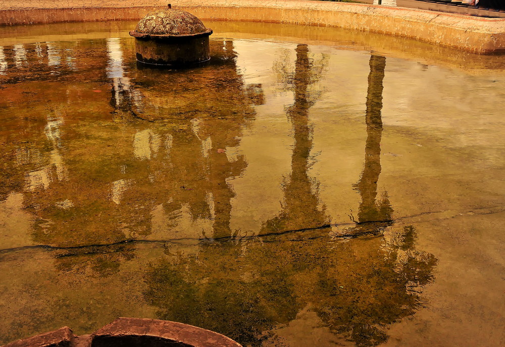 ...einer der vielen Brunnen in Antigua..