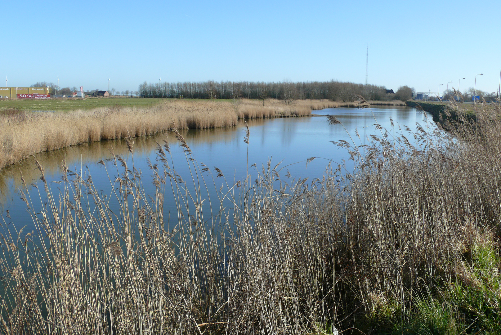 Einer der vielen Kanäle in Holland