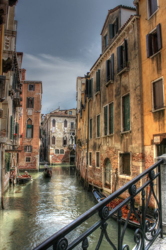 Einer der vielen Kanäle von Venedig Foto & Bild bearbeitungs techniken, hdri & tm, hdr Einer der vielen Kanäle von Venedig Foto & Bild bearbeitungs techniken, hdri & tm, hdr