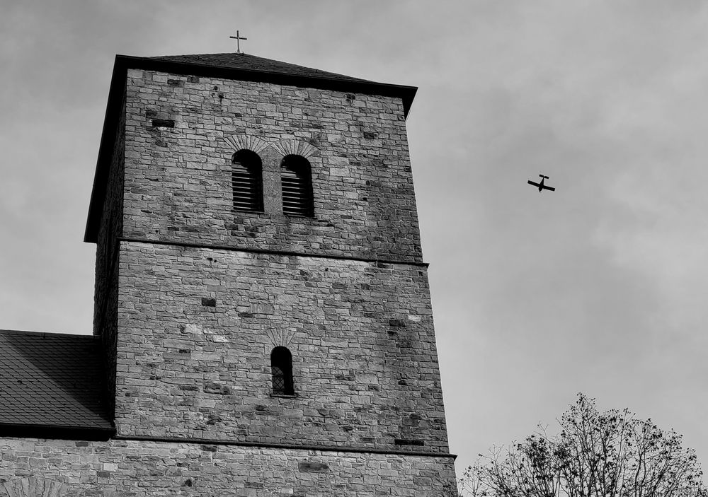 Einer der Westtürme der Abteikirche Gerleve