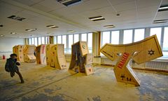 Einer ins Bild gelaufen... how fragile we are!