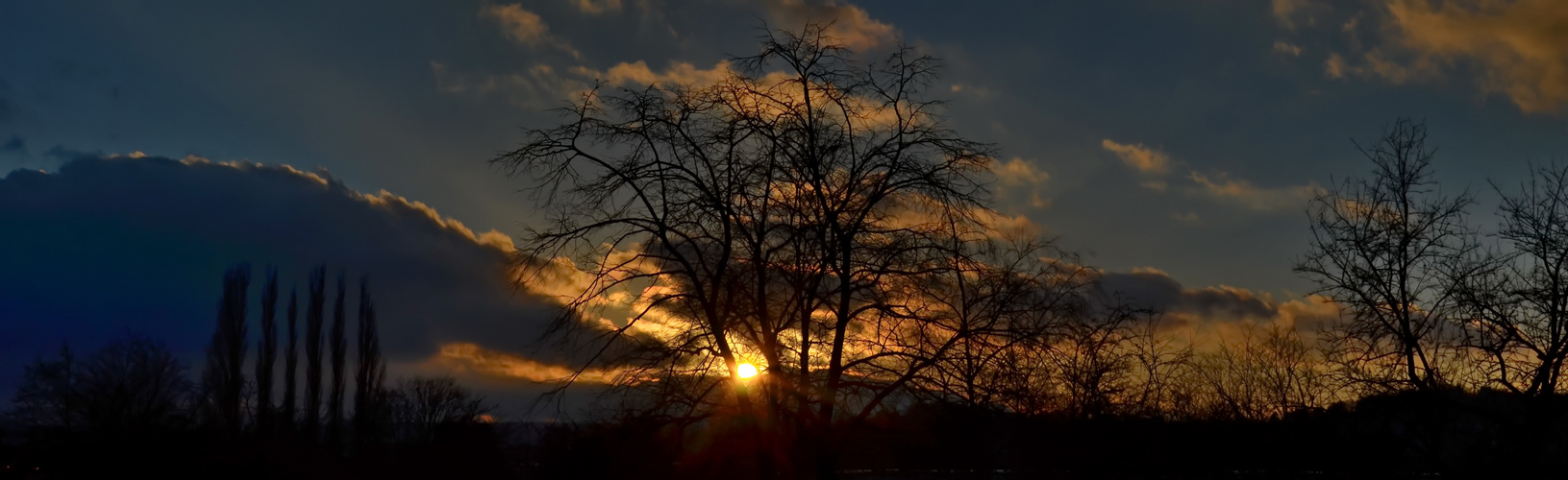 Einer meiner Sonnenuntergänge , vor wenigen Tagen er kam wie gerufen !