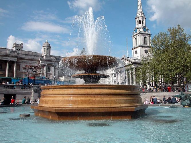 Einer von 2 Brunnen am Trafalger Square