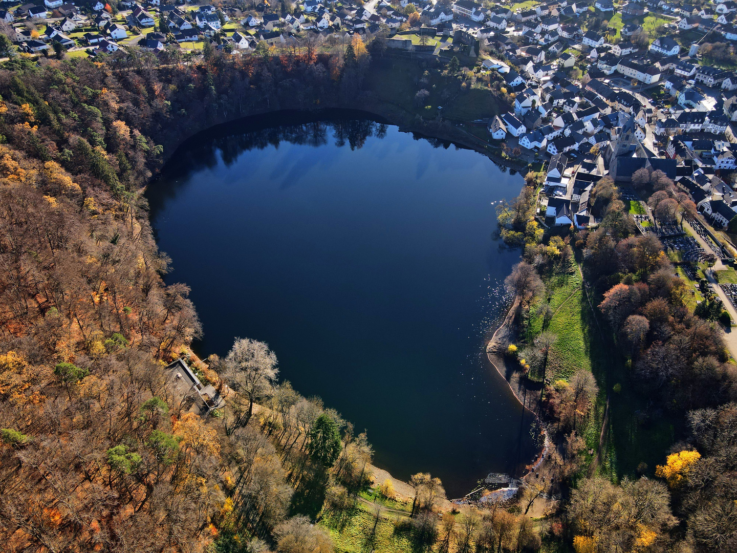 Eines der blauen Augen in der Eifel