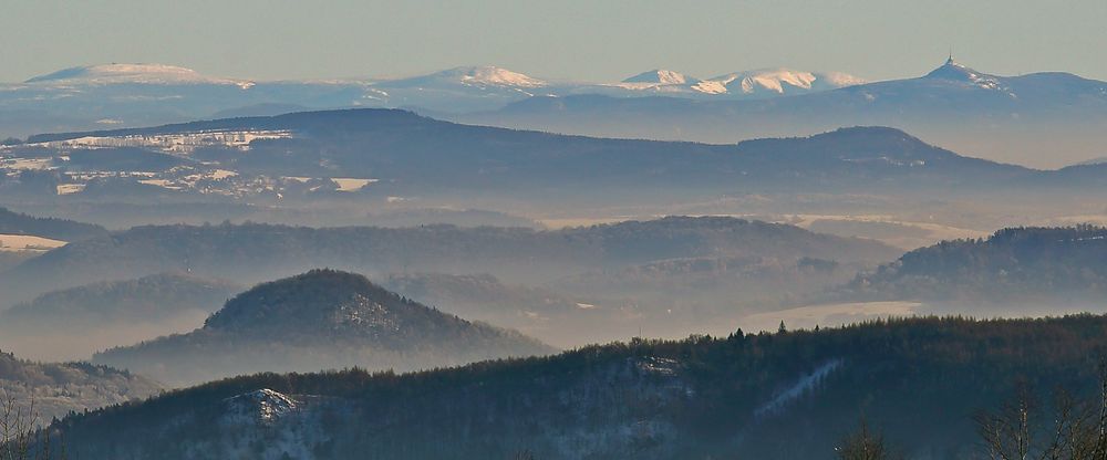 Eines meiner besten Bilder vom Riesengebirge mit der Schneekoppe  in 123 km Entfernung