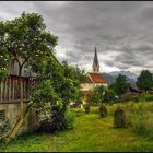 einfach die kirche im dorf lassen....