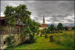 einfach die kirche im dorf lassen....