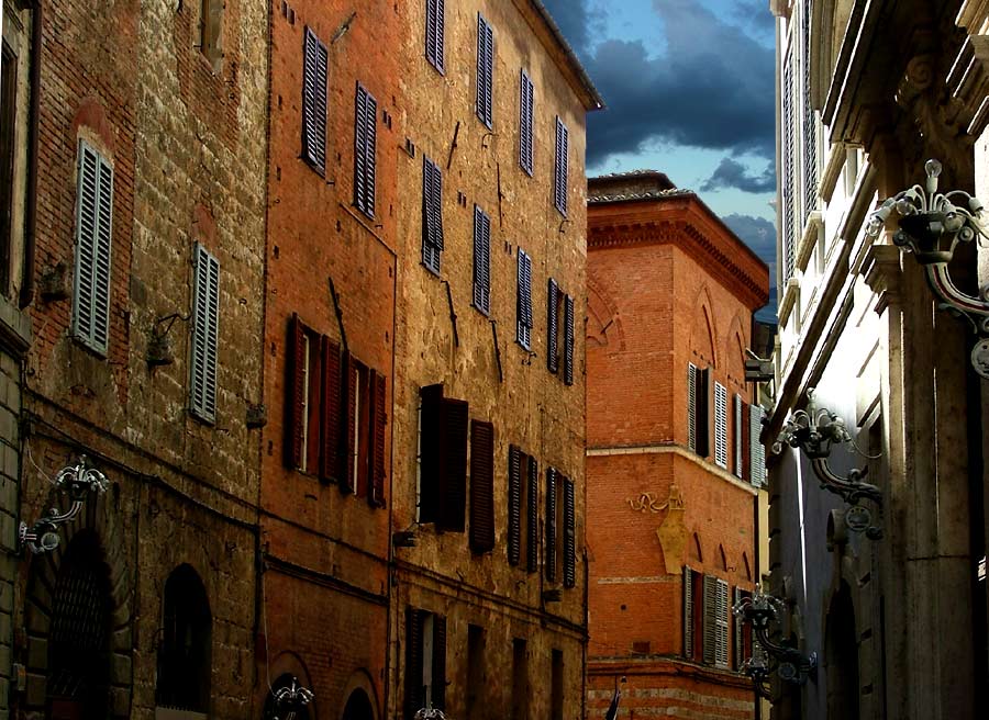 einfach eine Gasse in Siena