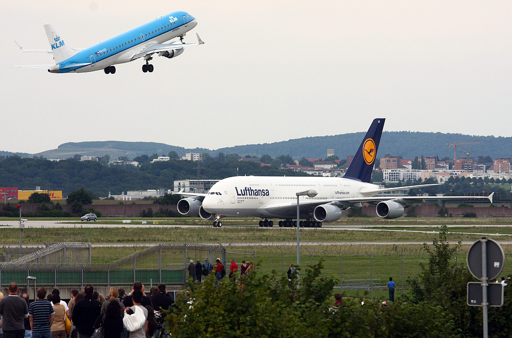 einfach gigantisch - Flughafen Stuttgart