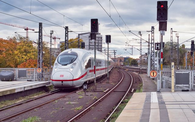 Einfahrt Berlin Hauptbahnhof - IC 145