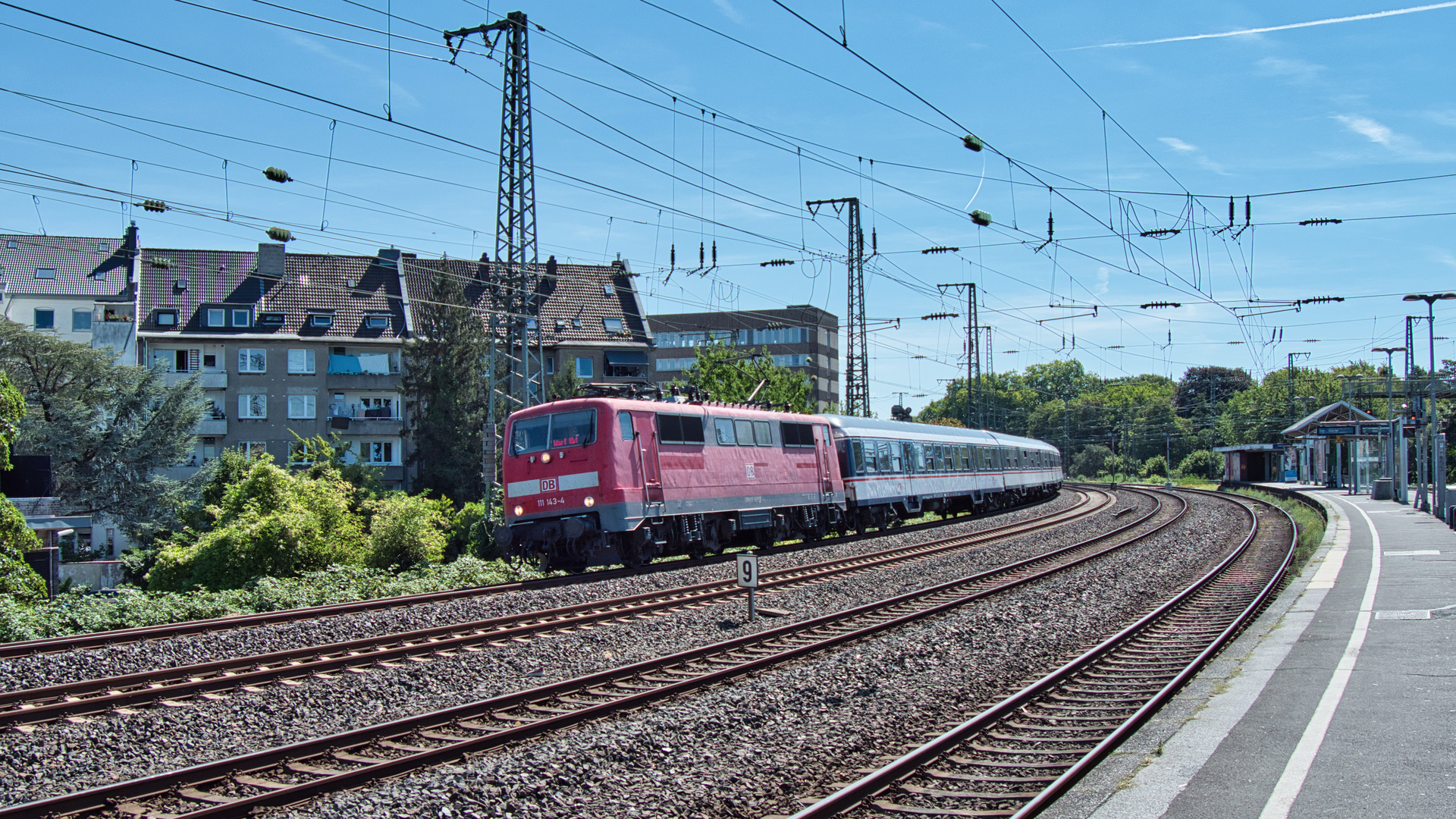Einfahrt Düsseldorf Hbf - Pendelzug