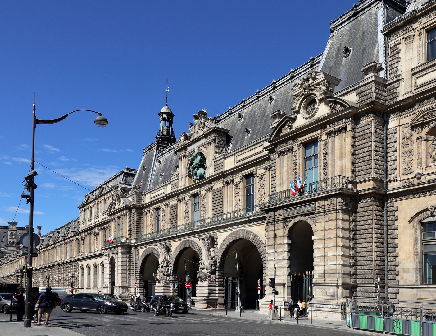 Einfahrt, Durchfahrt zum Louvre