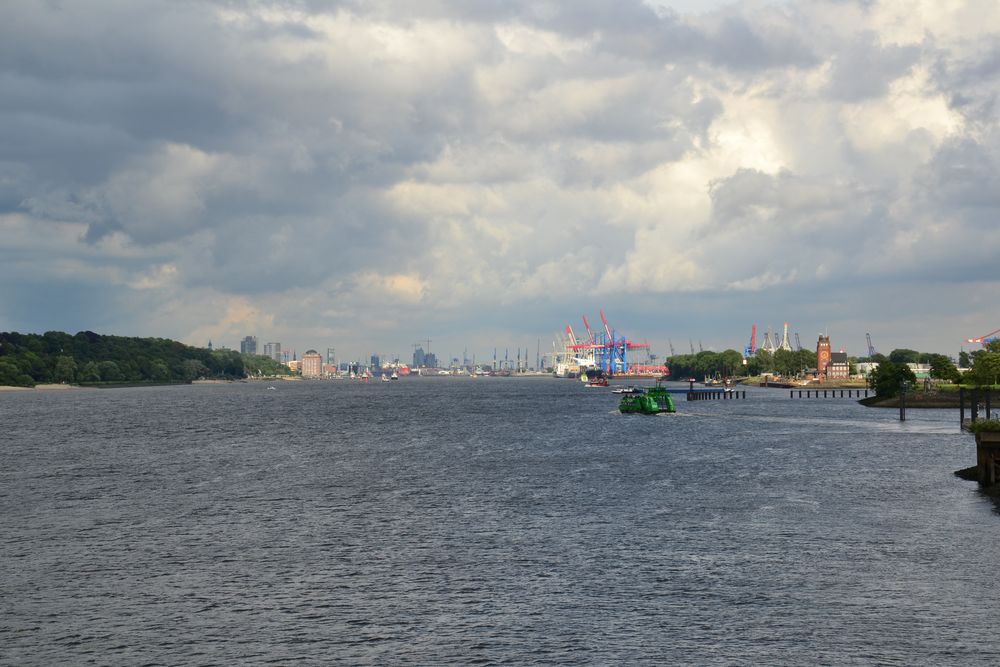 Einfahrt Hafen Hamburg