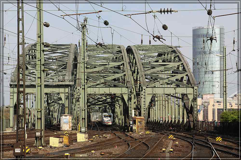 Einfahrt Hohenzollernbrücke vom HBf