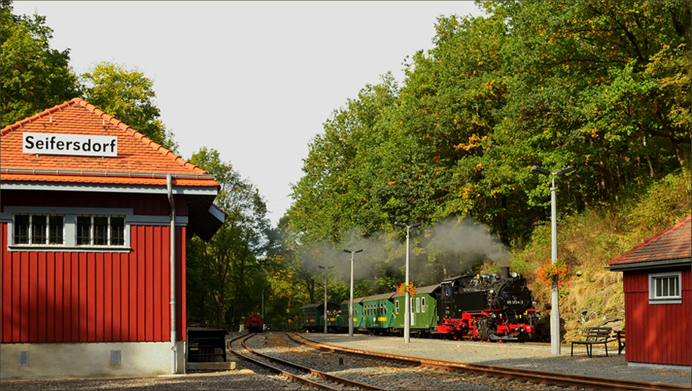 Einfahrt im Bahnhof Seifersdorf…,