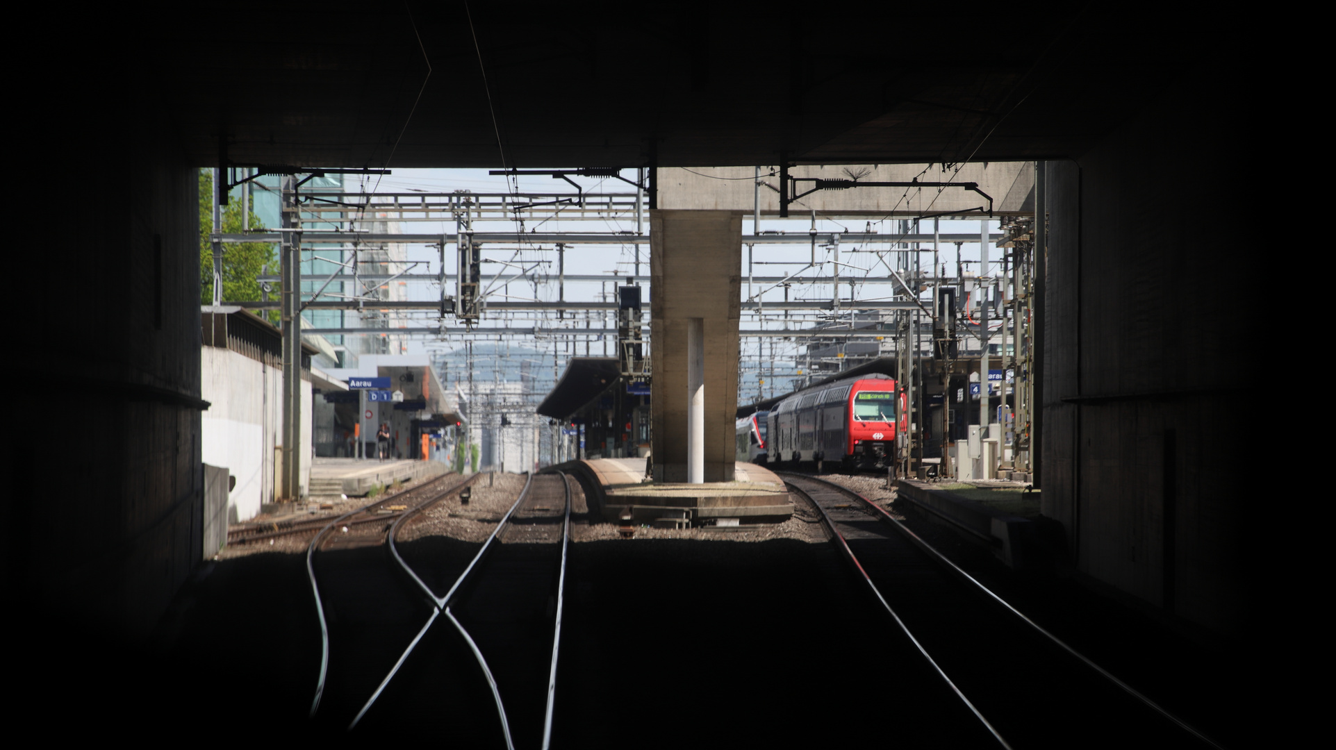 Einfahrt in den Bahnhof Aarau