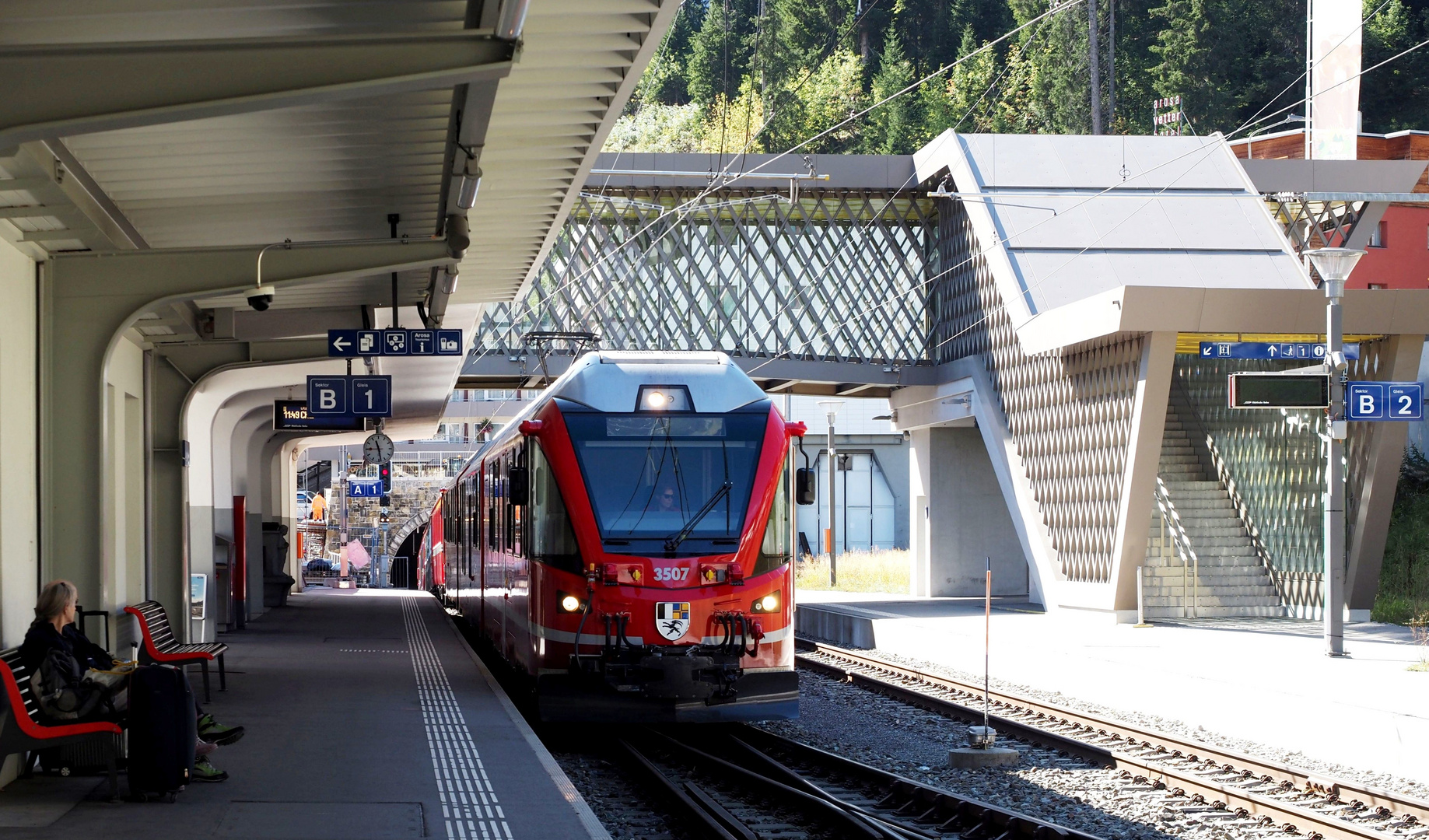 Einfahrt in den Bahnhof Arosa