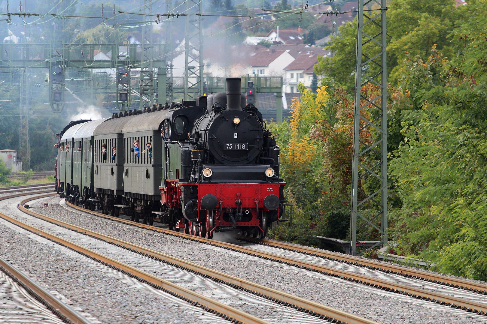 Einfahrt in den Bahnhof Böbig