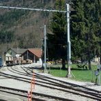 Einfahrt in den Bahnhof von Montbovon