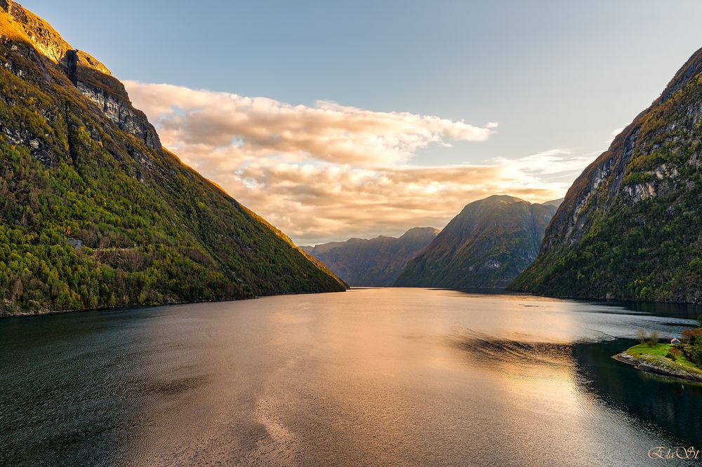 EINFAHRT IN DEN GEIRANGER FJORD