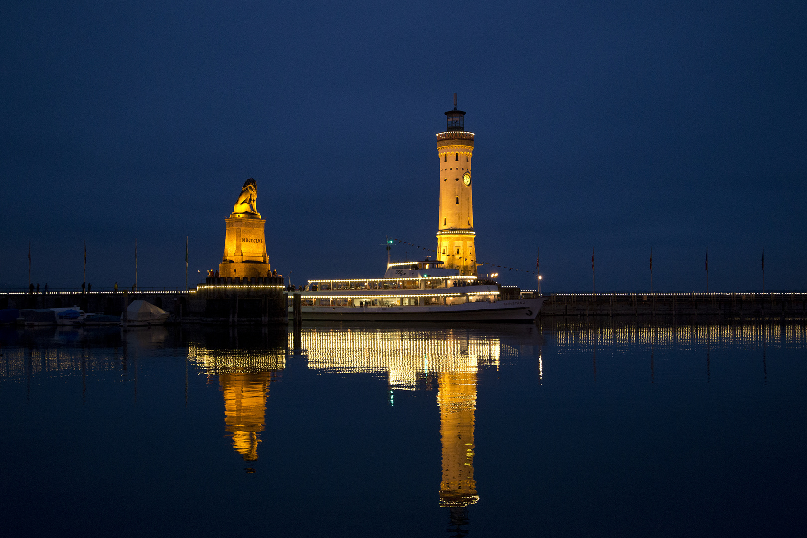 Einfahrt in den Hafen von Lindau