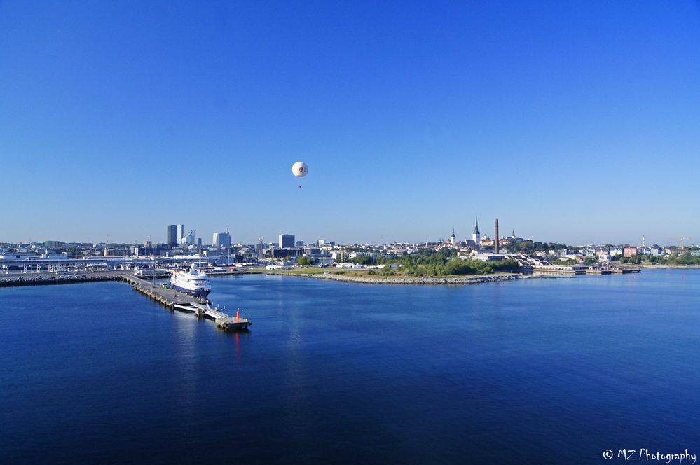 Einfahrt in den Hafen von Tallinn