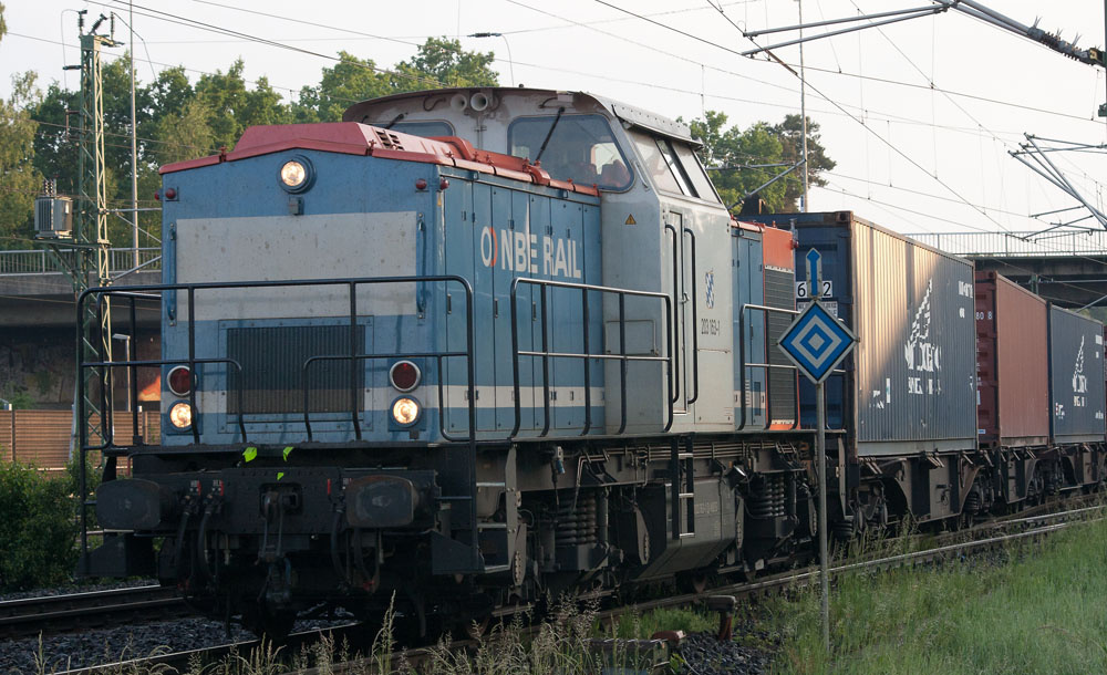 Einfahrt in den Hafenbahnhof Nürnberg.....