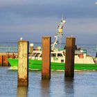 Einfahrt in den Hooksieler Hafen