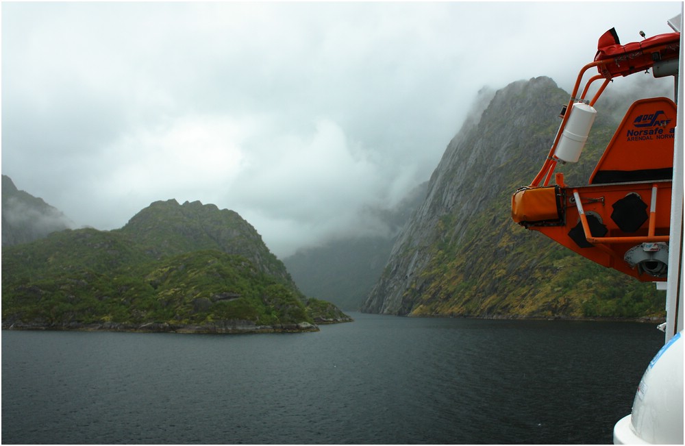 ~ Einfahrt in den Trollfjord ~