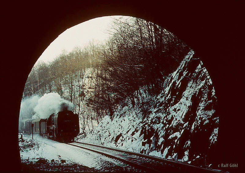 Einfahrt in den Tunnel