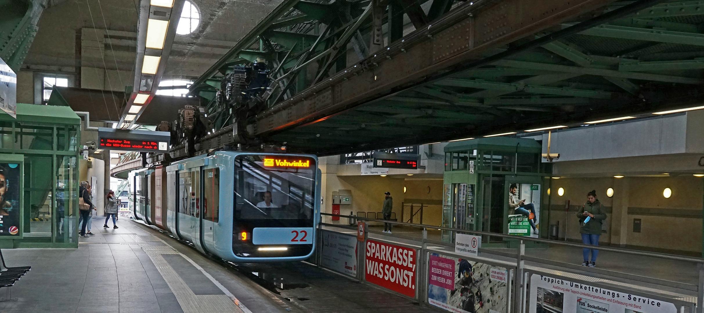 Einfahrt in die Station