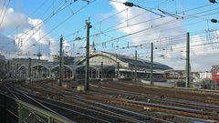 Einfahrt Köln HBf von der Hohenzollernbrücke her