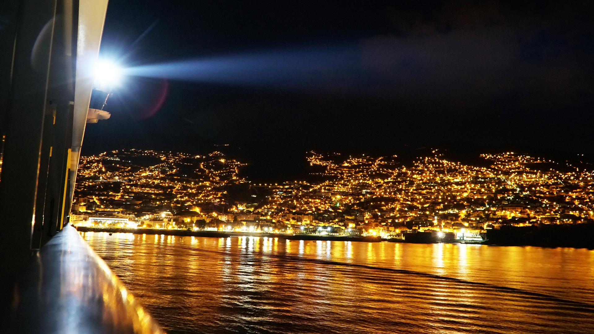 Einfahrt nach Funchal